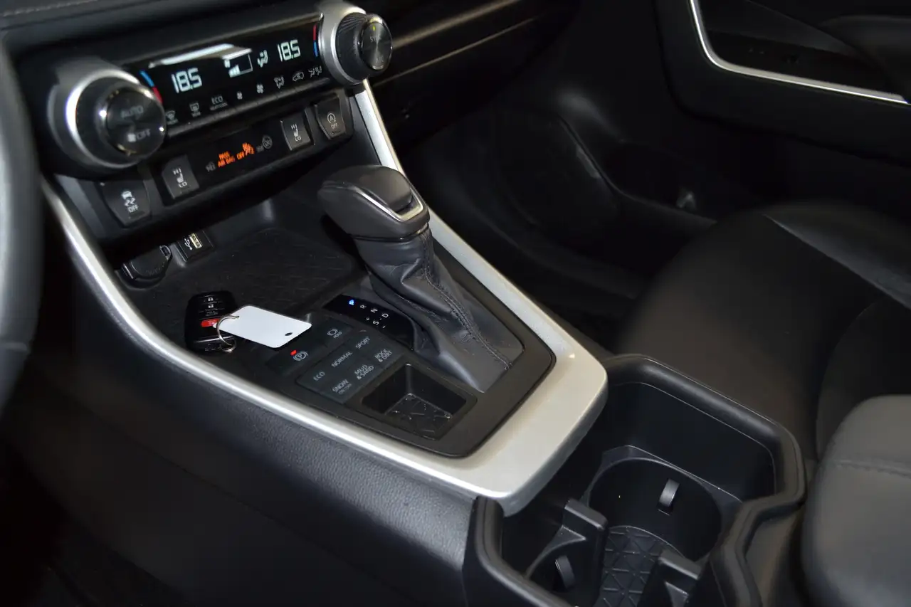 Toyota RAV 4 снимка Toyota RAV 4
