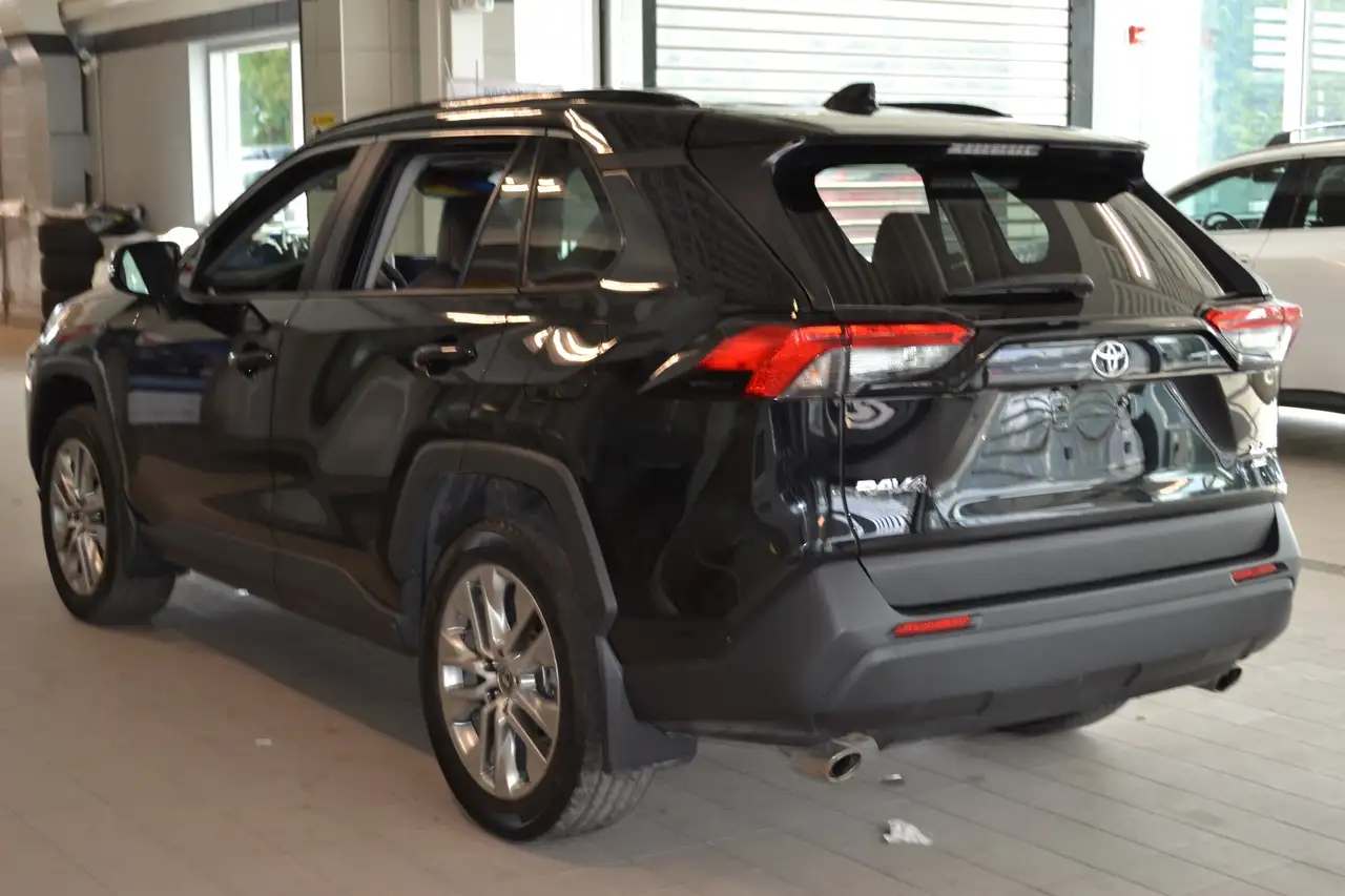 Toyota RAV 4 снимка Toyota RAV 4