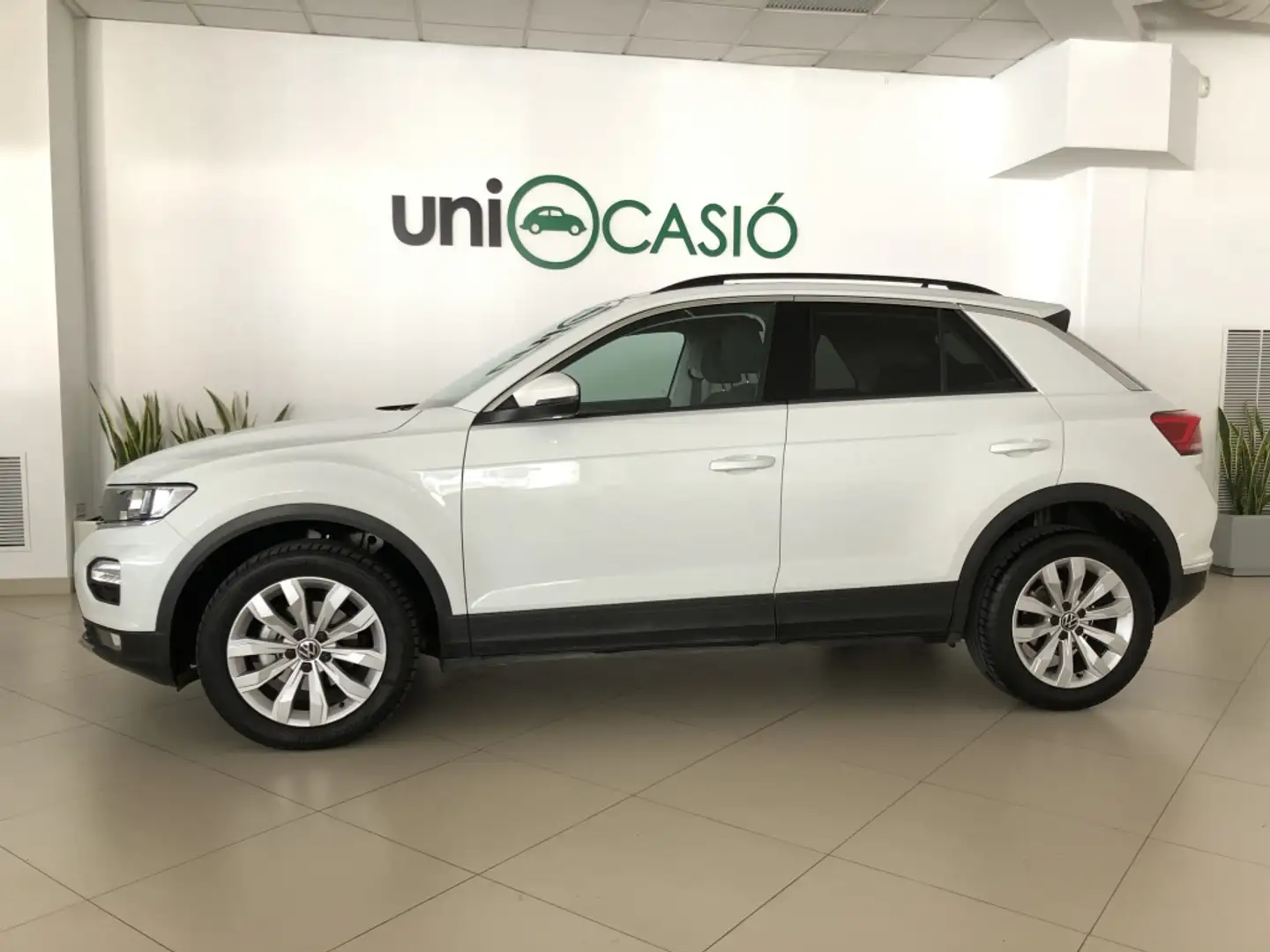 Volkswagen T-Roc 1.5 TSI Advance - 2