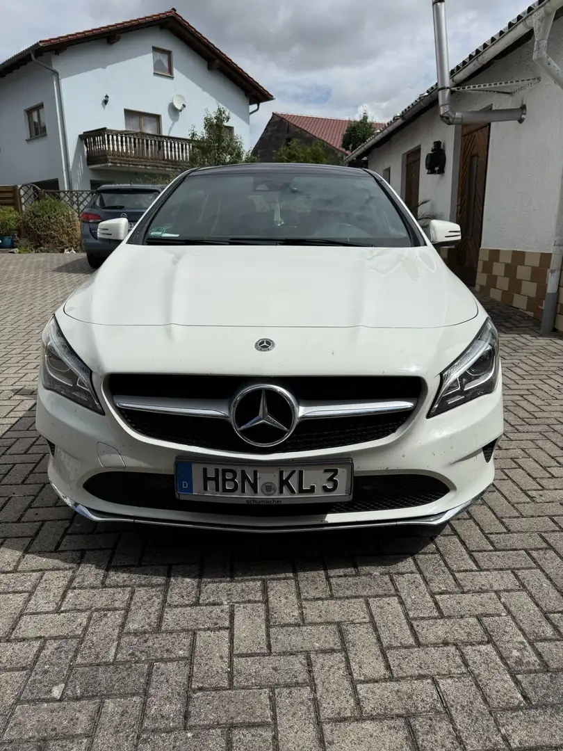 Mercedes-Benz 220 - 1