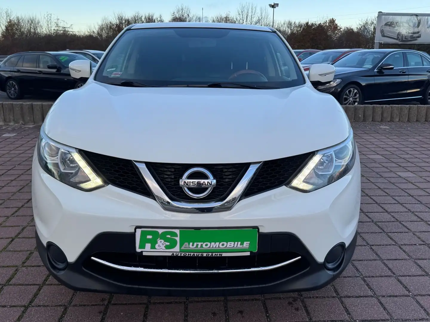 Nissan Qashqai 1.5 dci Visia Weiß - 2