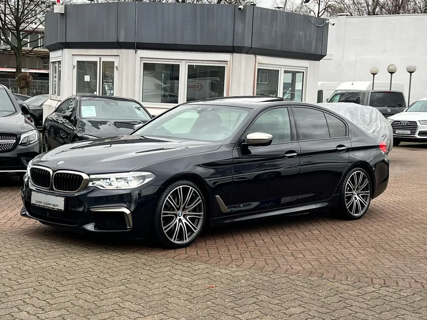 BMW 550 M550 i xDrive M SPORTPAKET ABSOLUT VOLL Zwart - 1