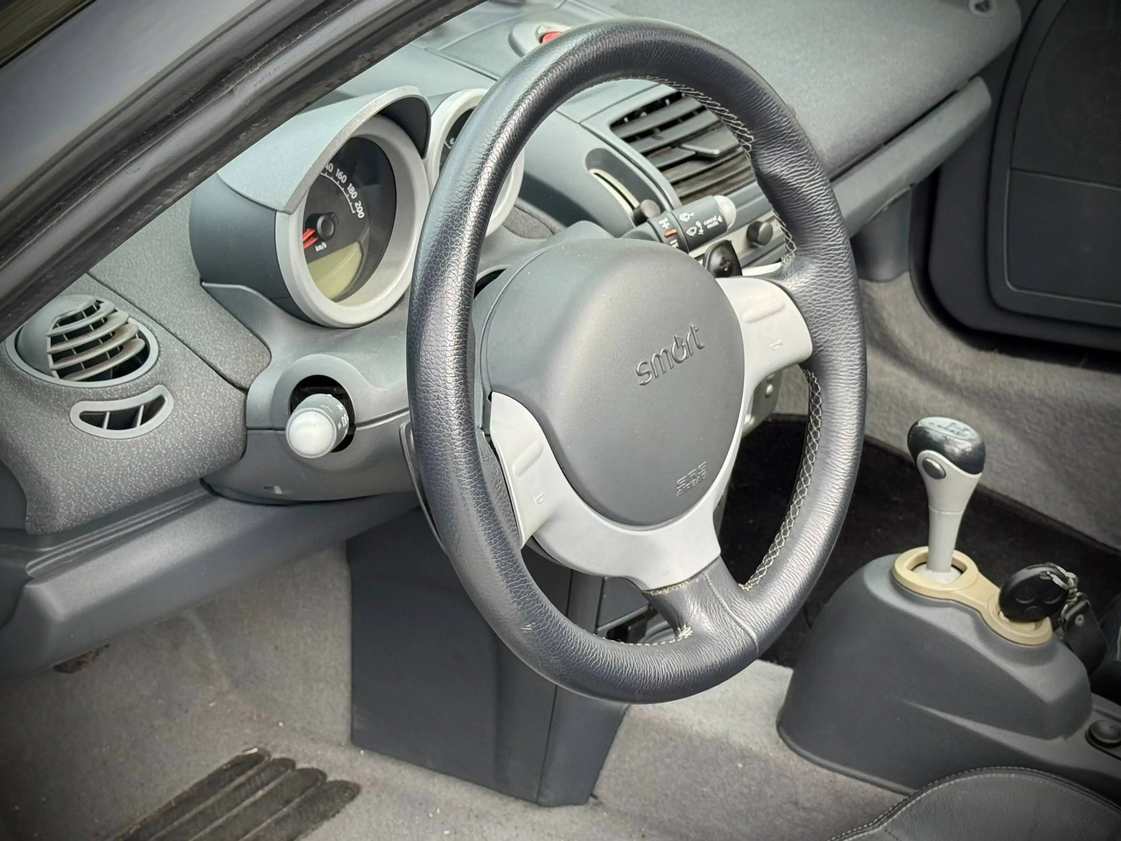 smart roadster Roadster 0.7 Turbo Softouch — photo 9
