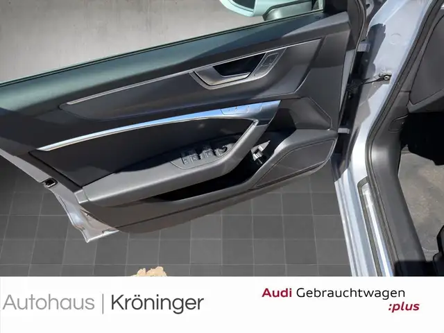 Audi A6 Avant view 8
