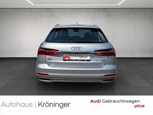 Audi A6 Avant view 6