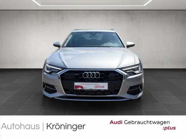 Audi A6 Avant view 5