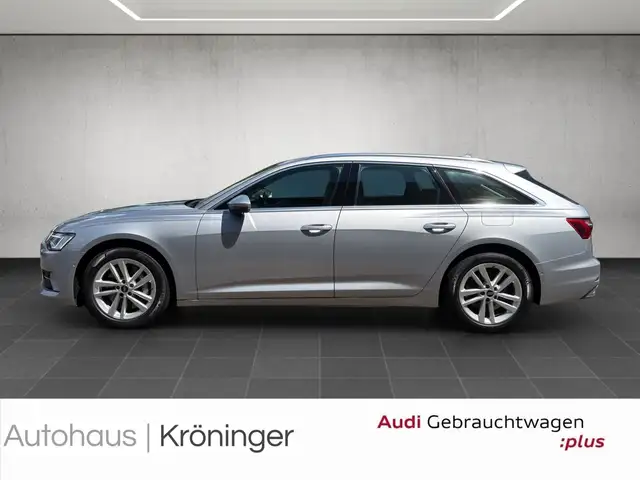 Audi A6 Avant view 3