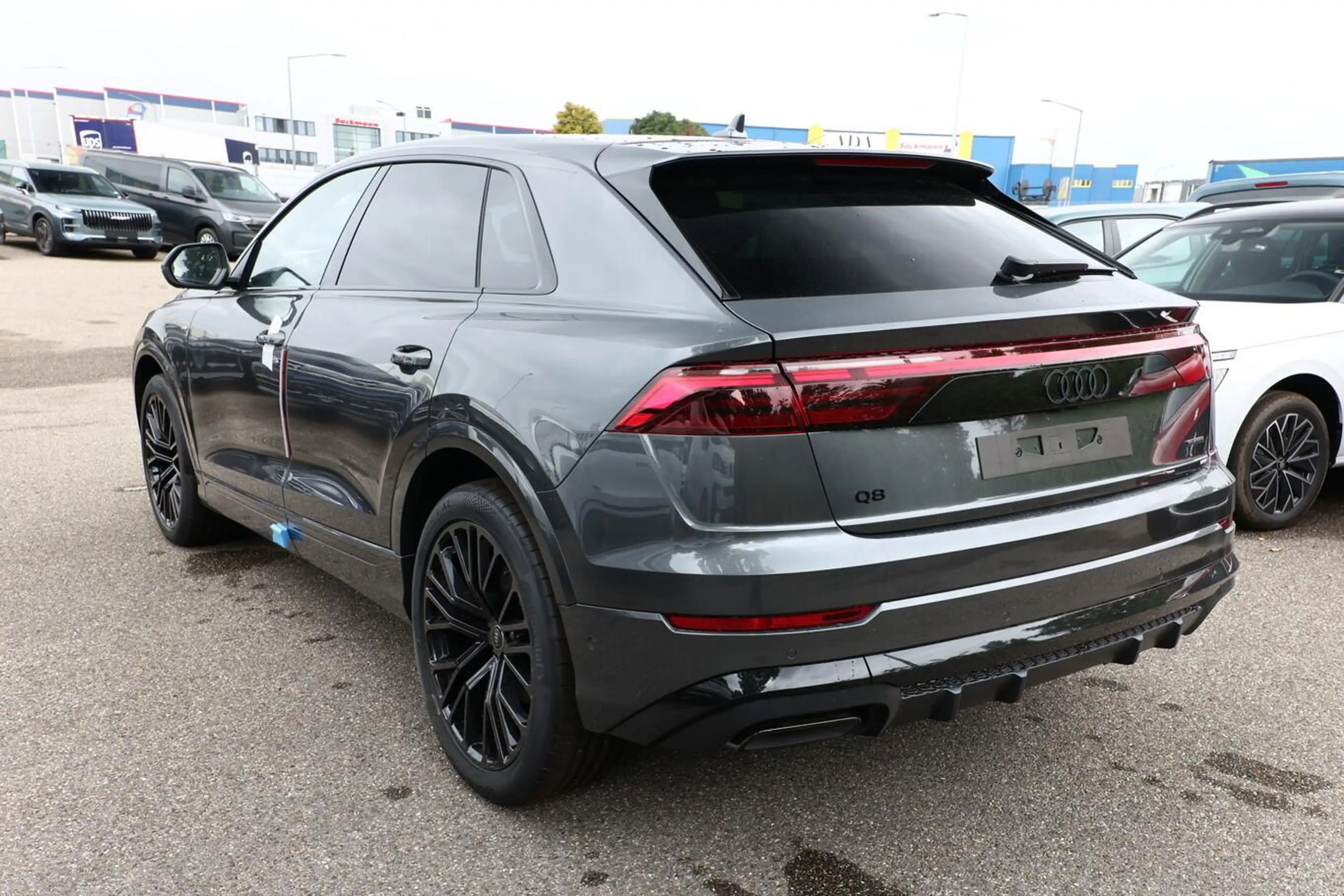 Audi Q8 S line 2xS AssistenzP+ 22Z Laser HUD AHK Klim4 ... — photo 4