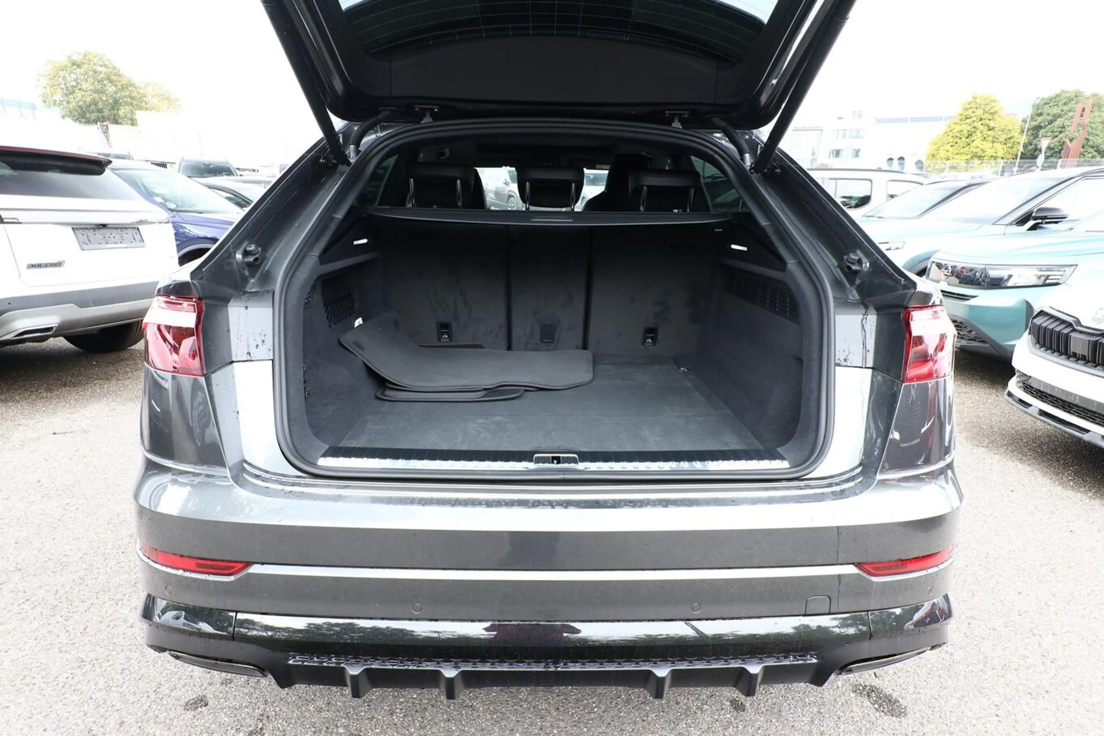 Audi Q8 S line 2xS AssistenzP+ 22Z Laser HUD AHK Klim4 ... — photo 11