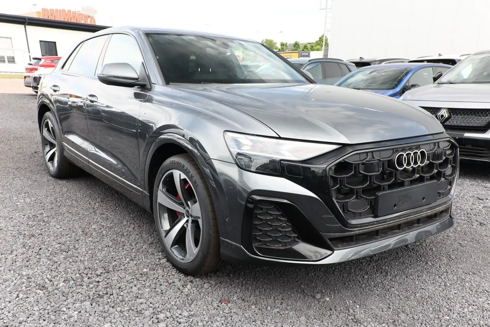 Audi Q8 S line 2xS AssistenzP+ 22Z Laser Pano B&O Leder... Grau - 2