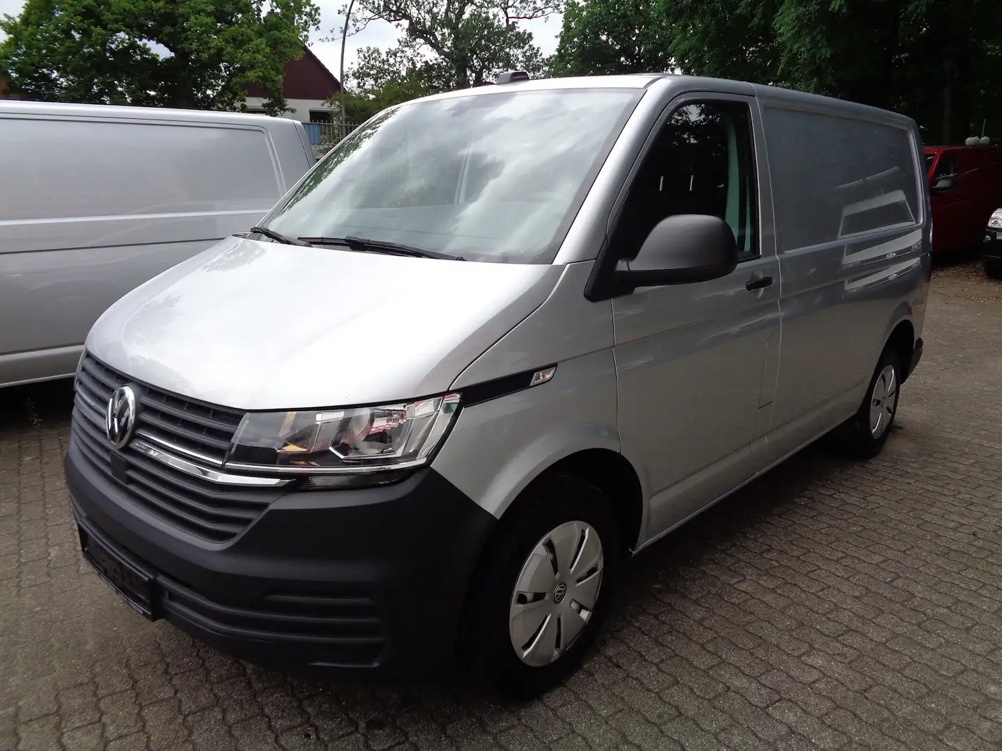 Volkswagen T6.1 Transporter 2.0 TDI, Navi, PDC, Tempomat Silber - 2