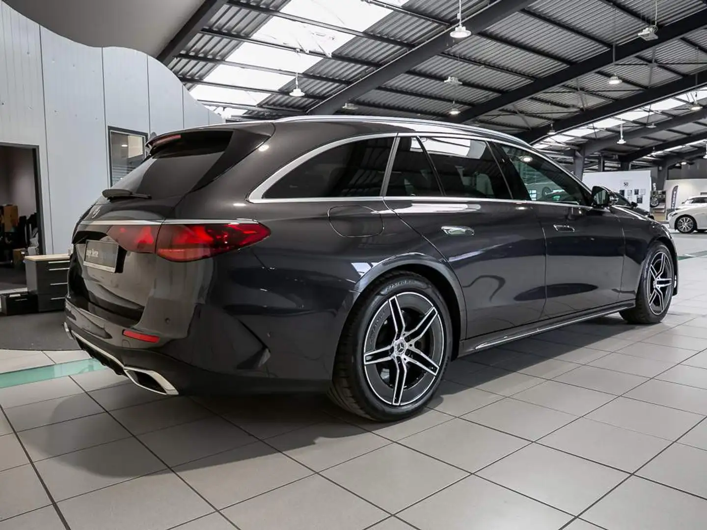 Mercedes-Benz E 300 Te AMG PANORAMA SUPERSCREEN BURMESTER 4D Gris - 2