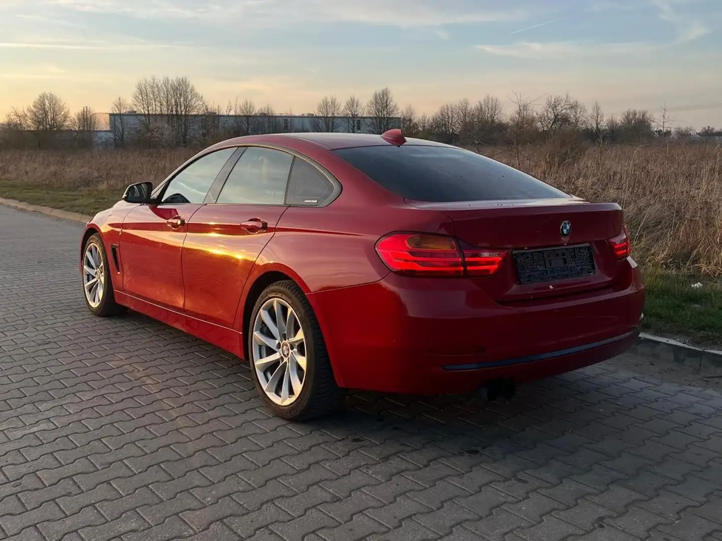 BMW 420 i Gran Coupe Sport Line VOLL-LED NAVI Leder SHZ... Rouge - 2