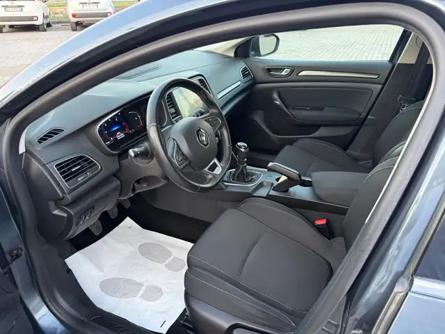 Renault Megane view 8