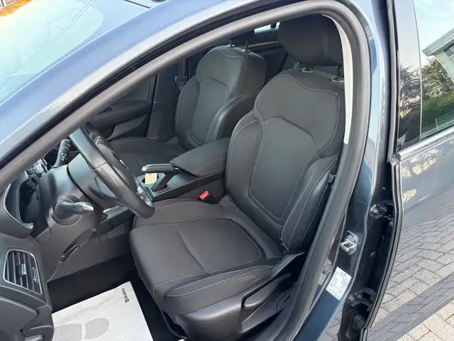Renault Megane view 9