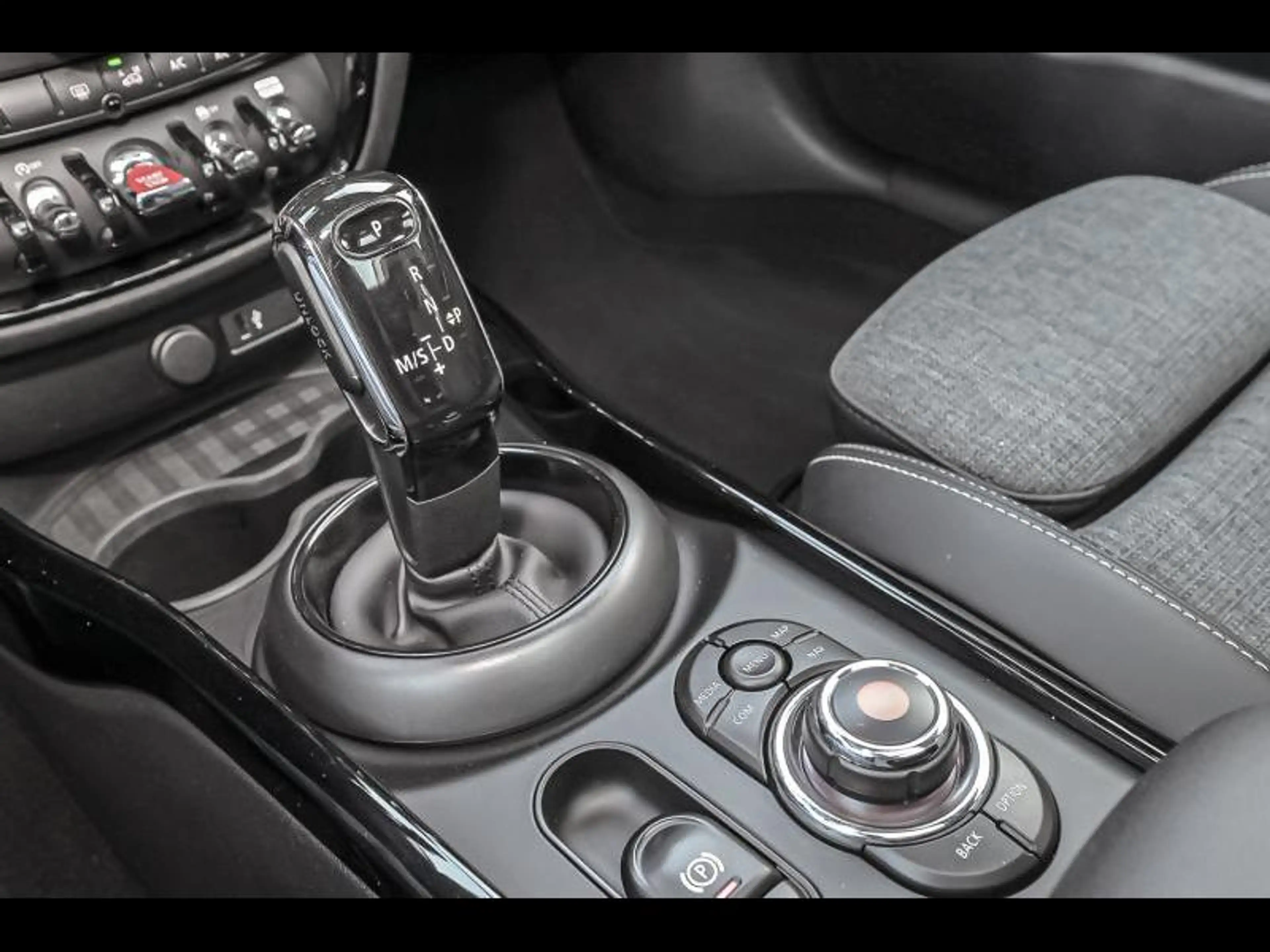 MINI Cooper Clubman Cooper Clubman — photo 11