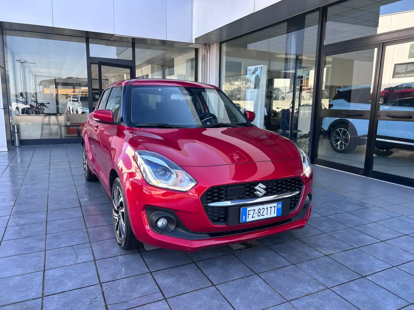 Suzuki Swift 1.2 Hybrid Top Rosso - 1