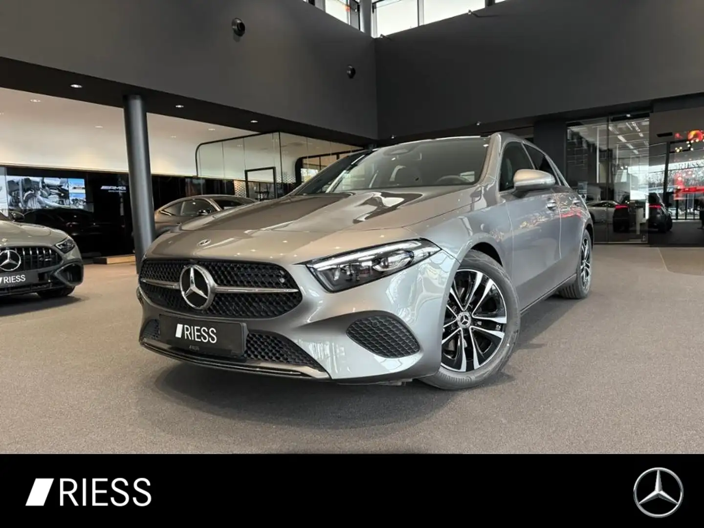 Mercedes-Benz A 180 PROGRESSIVE+PANO+DISTRONIC+MULTIBEAM+ Grau - 1