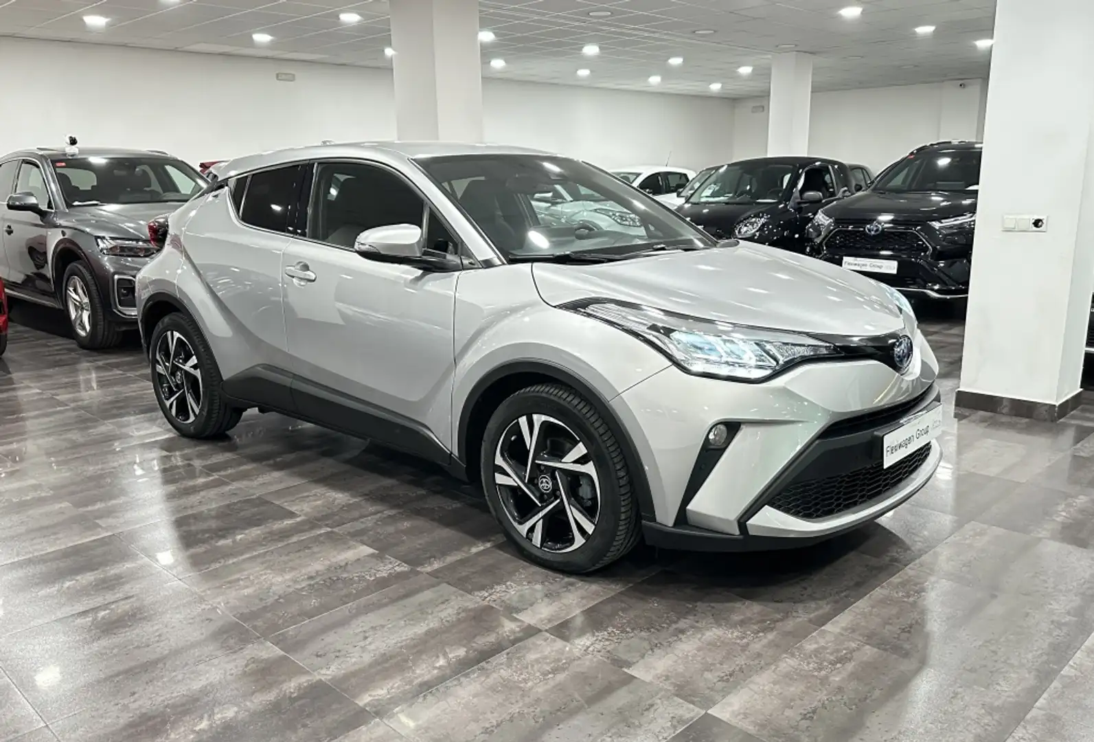 Toyota C-HR 180H Advance Gris - 1