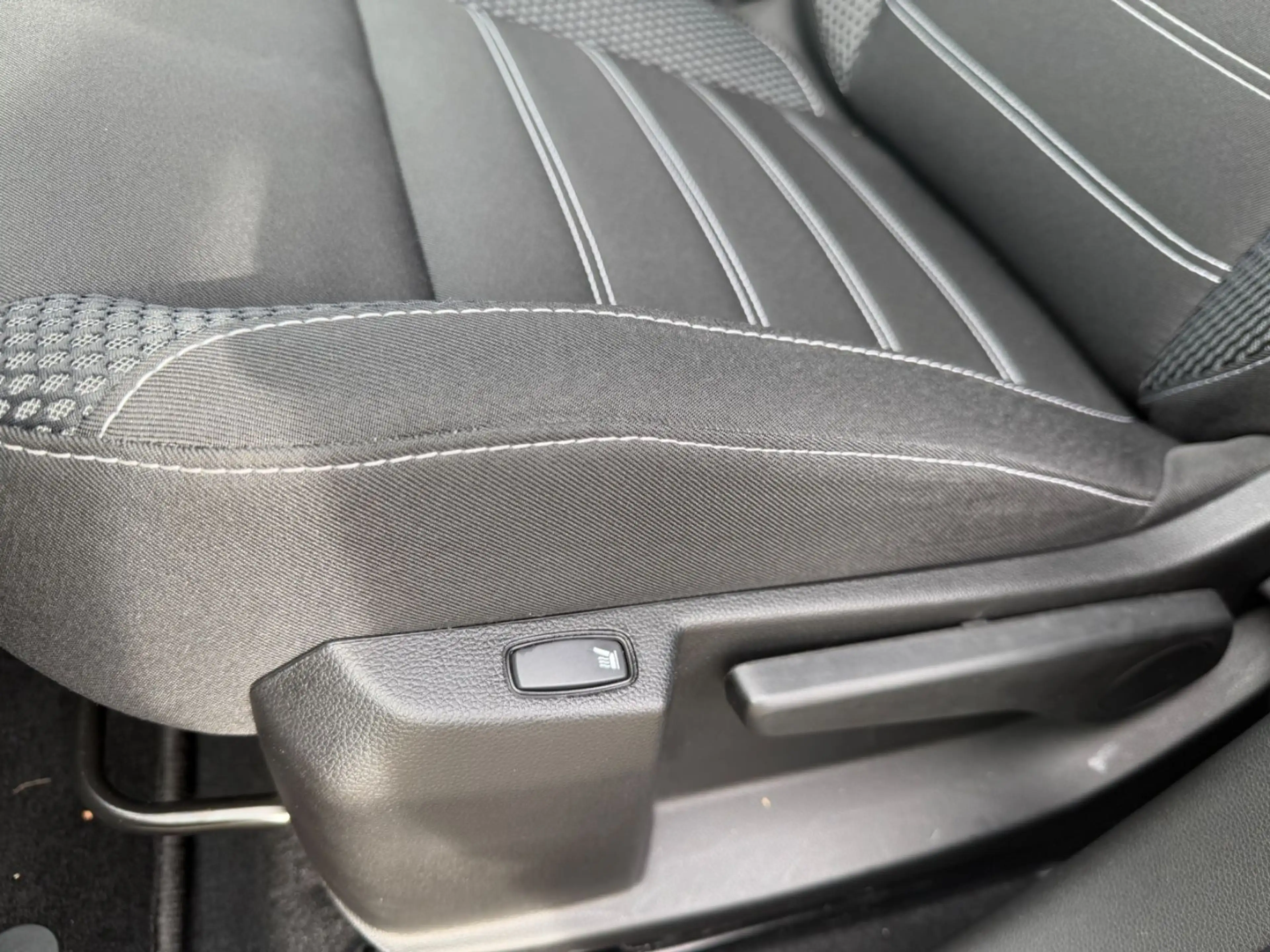 Dacia Duster II Journey+ NAVI KAMERA AHK SITZHZG 1HD — photo 12