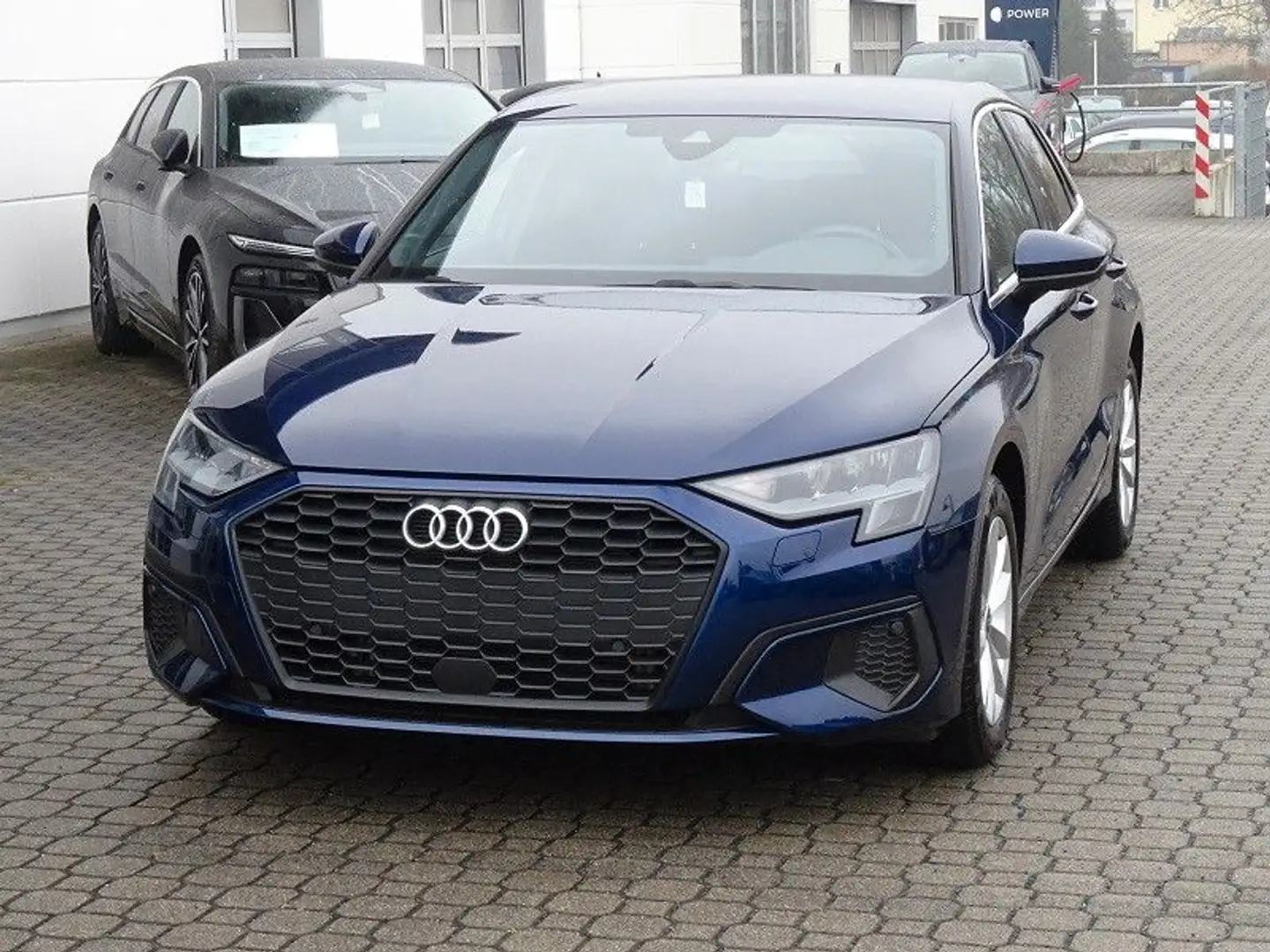 Audi A3 Sportback 35 TFSI S-tronic - incl. WR Blau - 2