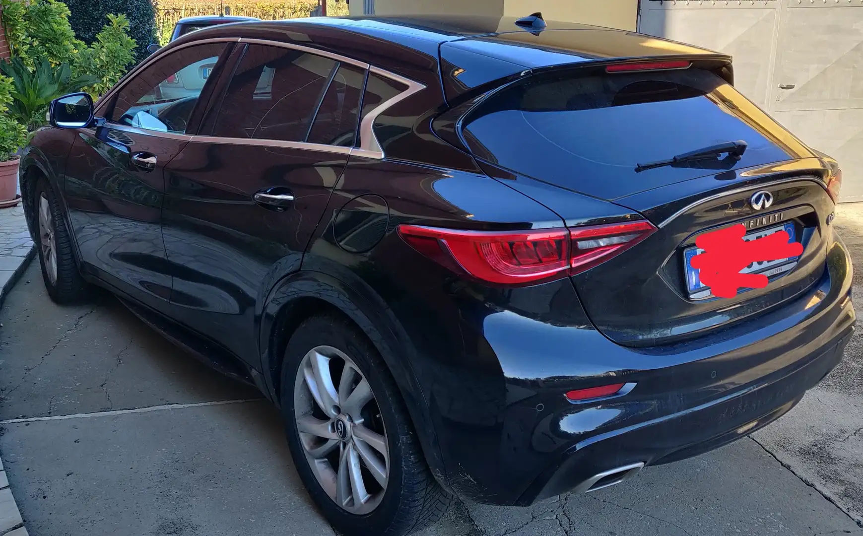 Infiniti Q30 1.5d Premium Tech 109cv - 2