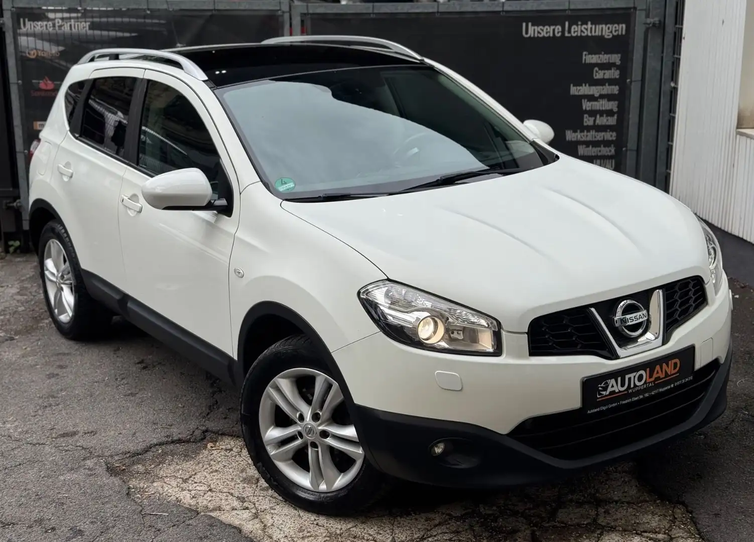 Nissan Qashqai Tekna 2.0l XENON*2.HAND*NAVI*KAMERA*PANO Weiß - 1