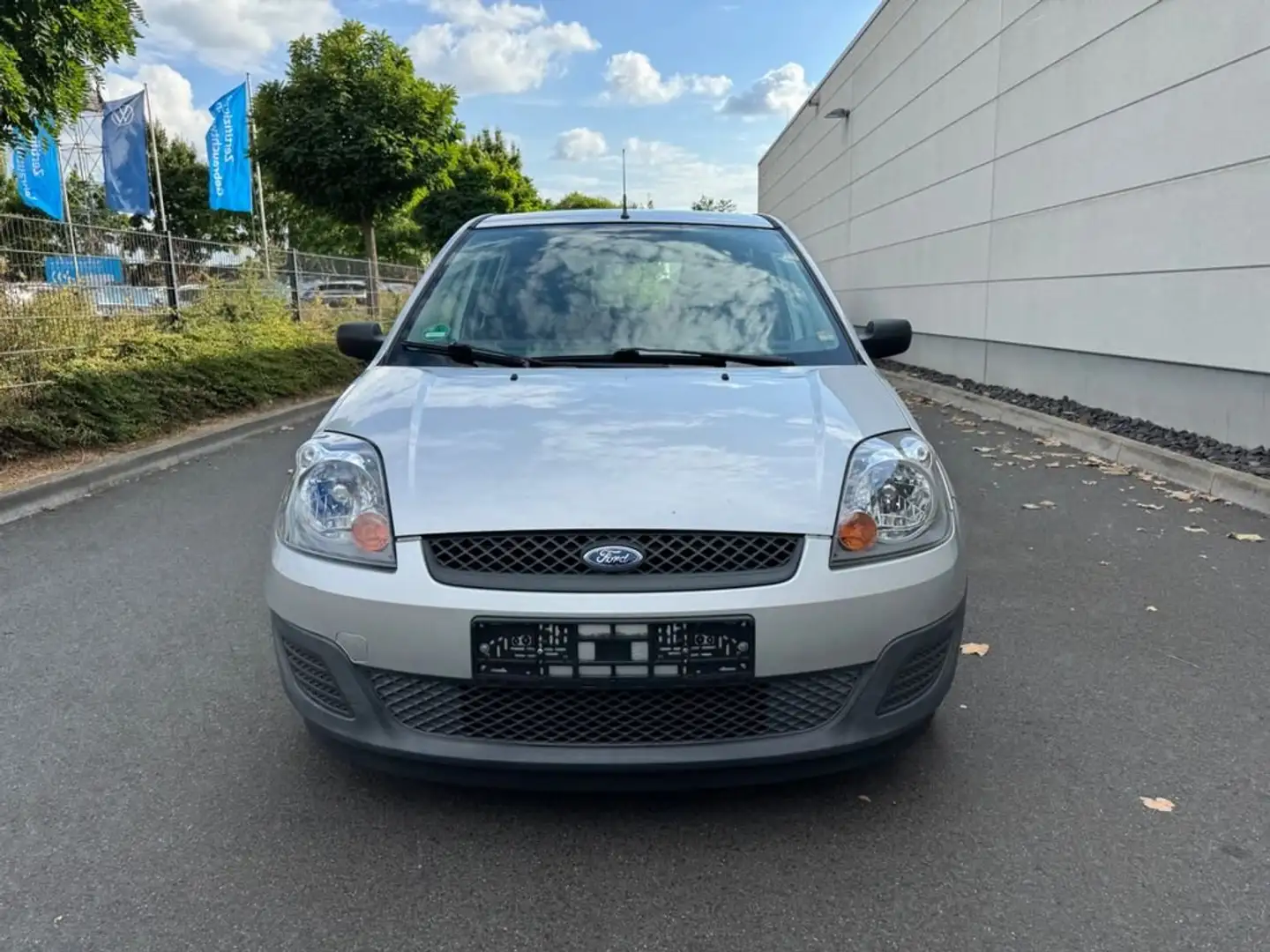 Ford Fiesta 1.3i Ambiente Zilver - 2