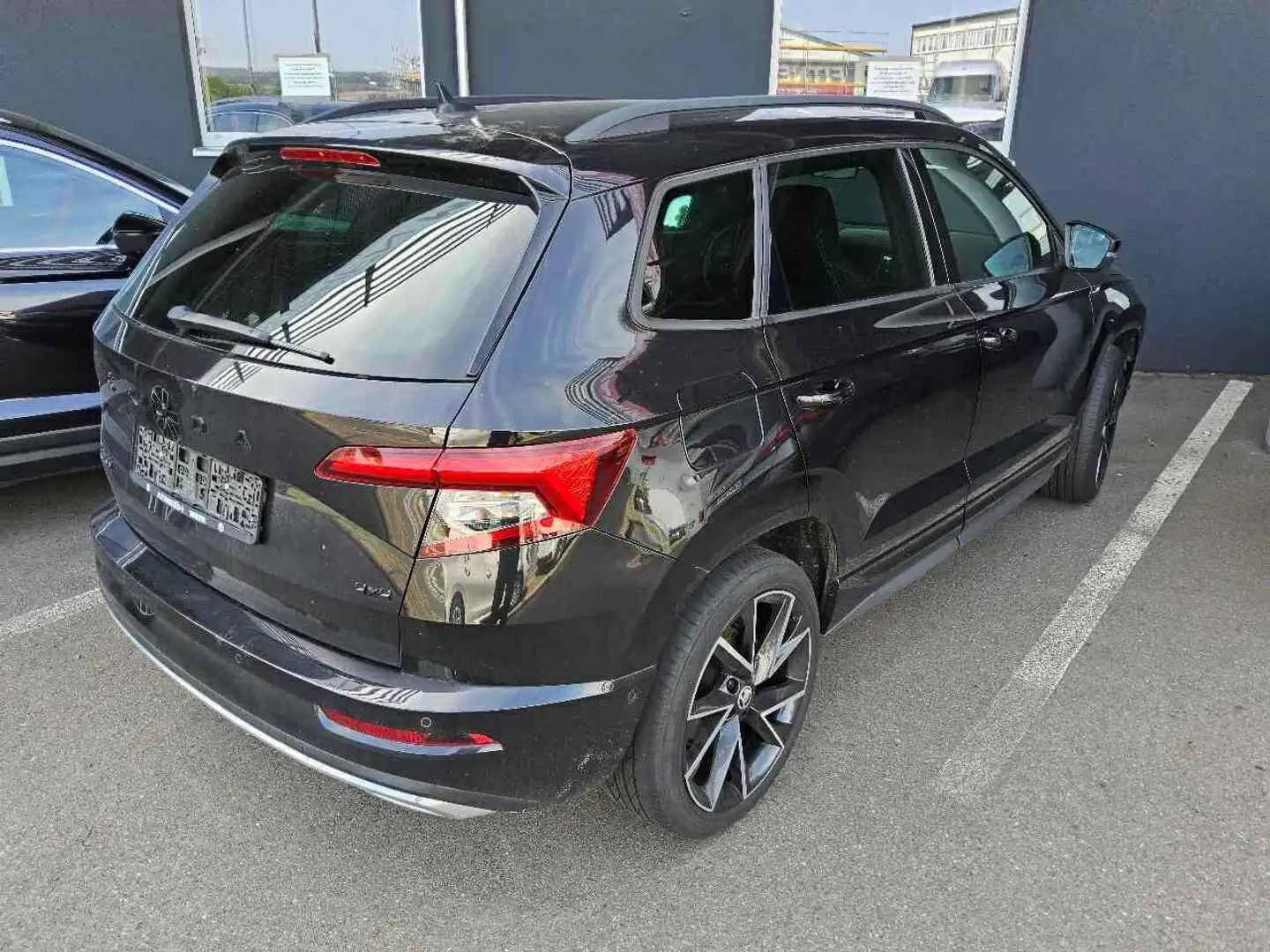 Skoda Karoq Sportline 2.0 TSI LED VC ACC Standh PDC Navi Sitzh Noir - 2