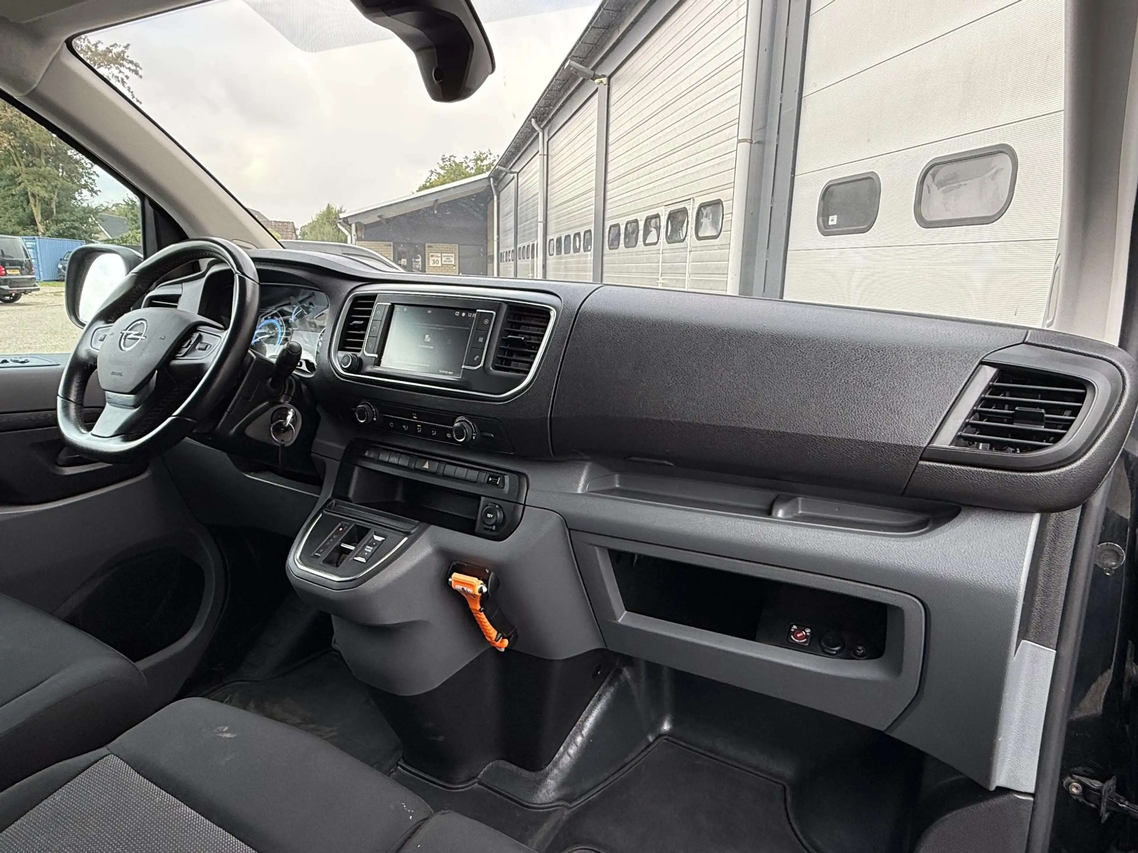 Opel Vivaro-e L2H1 Innovation 75 kWh Longrange SOH 91% Snellader — photo 9