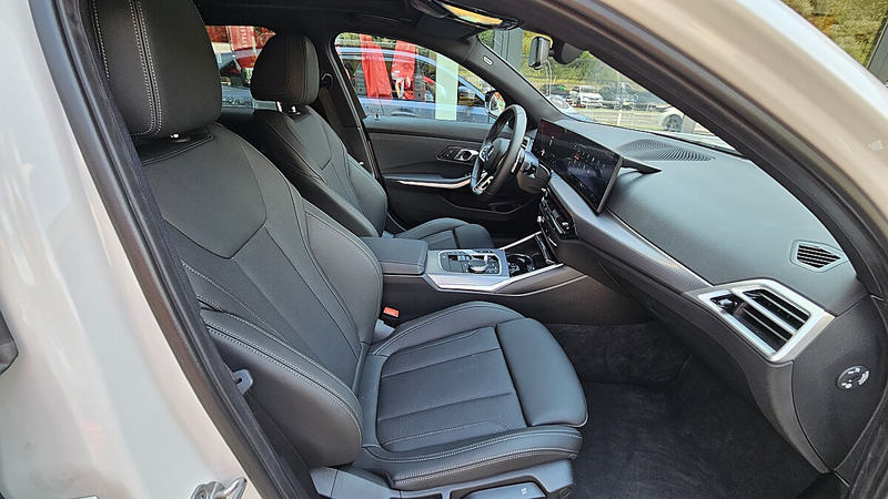 BMW 320 d 48 V xDrive Touring Aut. — photo 14