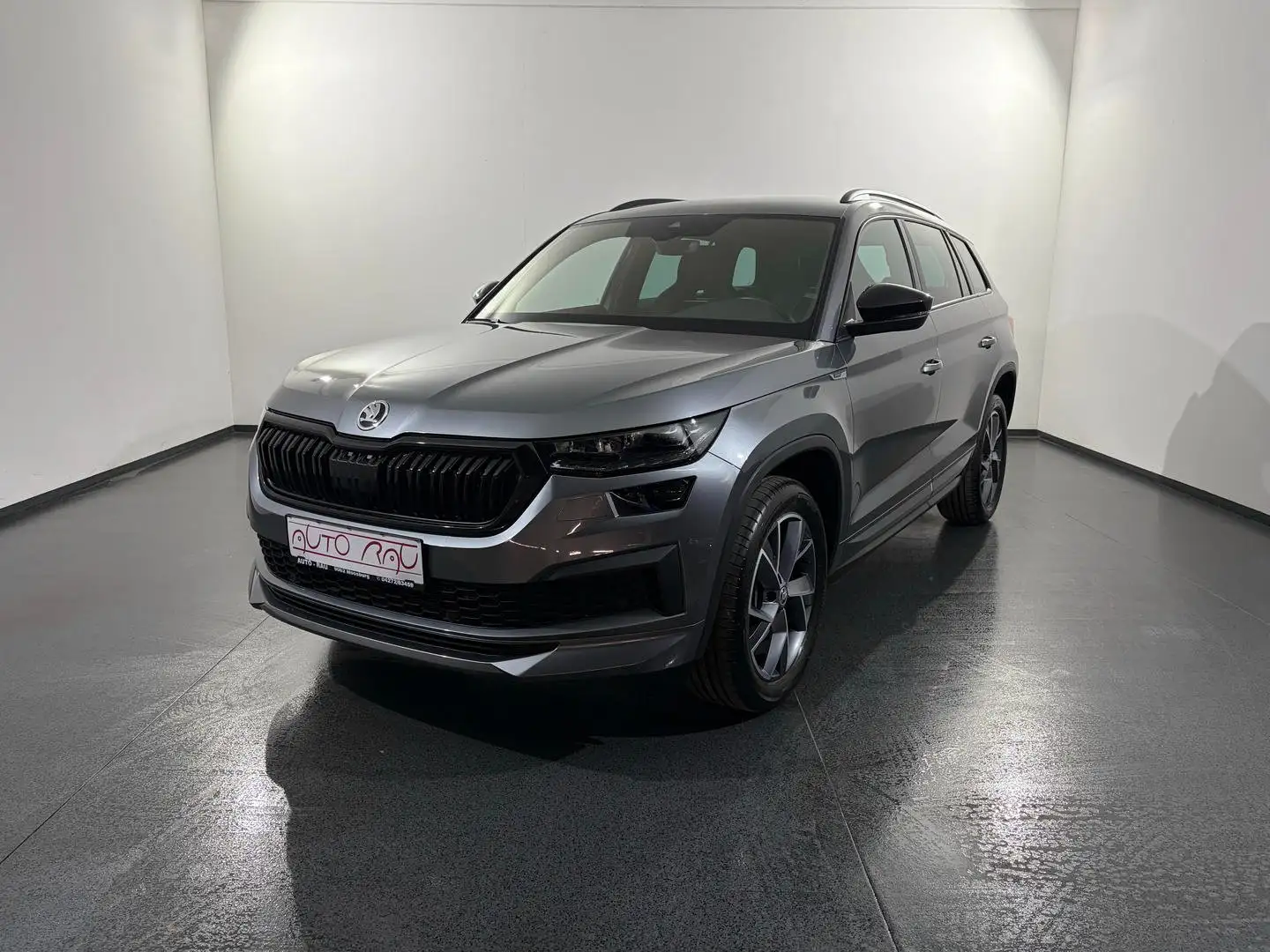 Skoda Kodiaq 2.0 TDI Sportline 4x4 DSG *AHK*LED*RFK*NAVI* Grau - 2