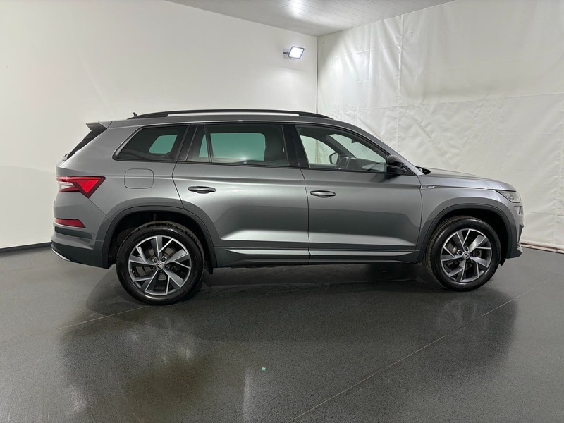 Skoda Kodiaq 2.0 TDI Sportline 4x4 DSG *AHK*LED*RFK*NAVI* — photo 5