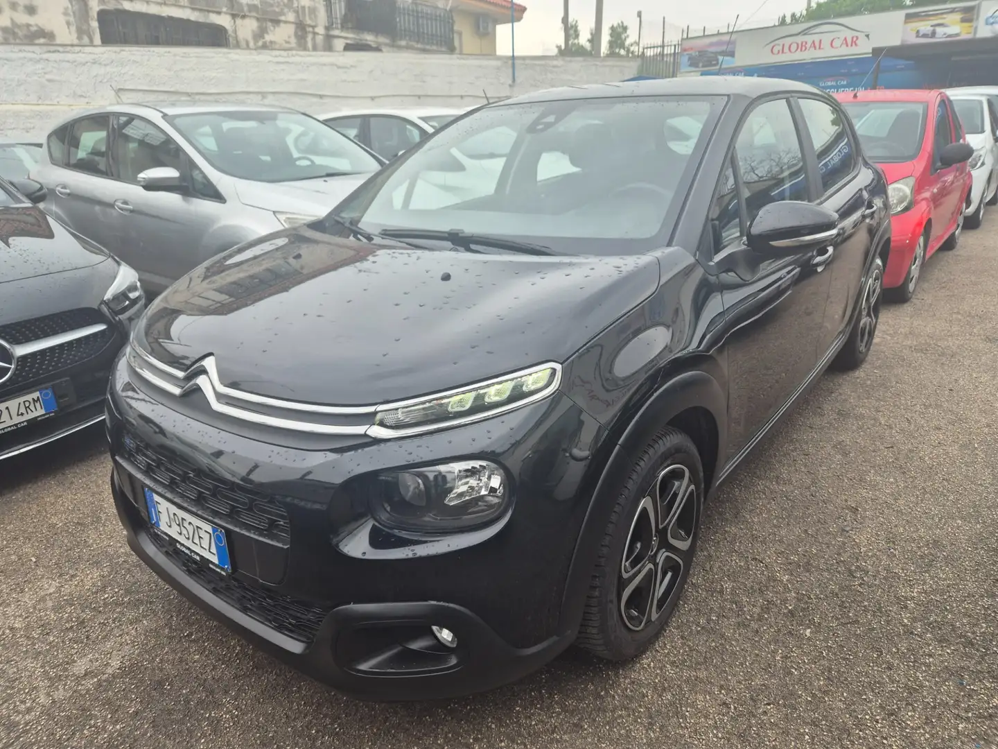 Citroen C3 PureTech 82 Shine Noir - 1
