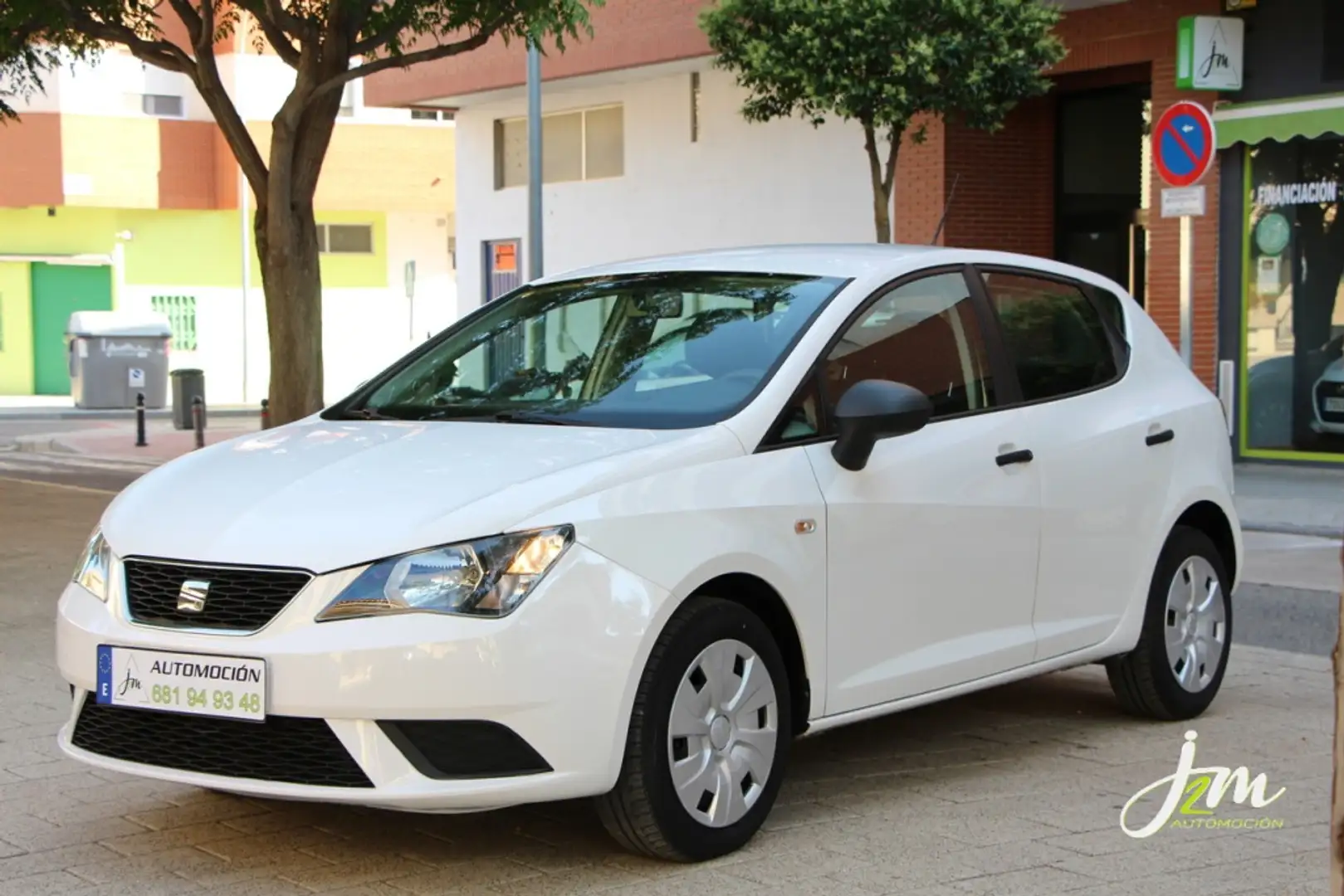 SEAT Ibiza 1.4TDI CR Ecomotive S&S Reference 75 Blanco - 1