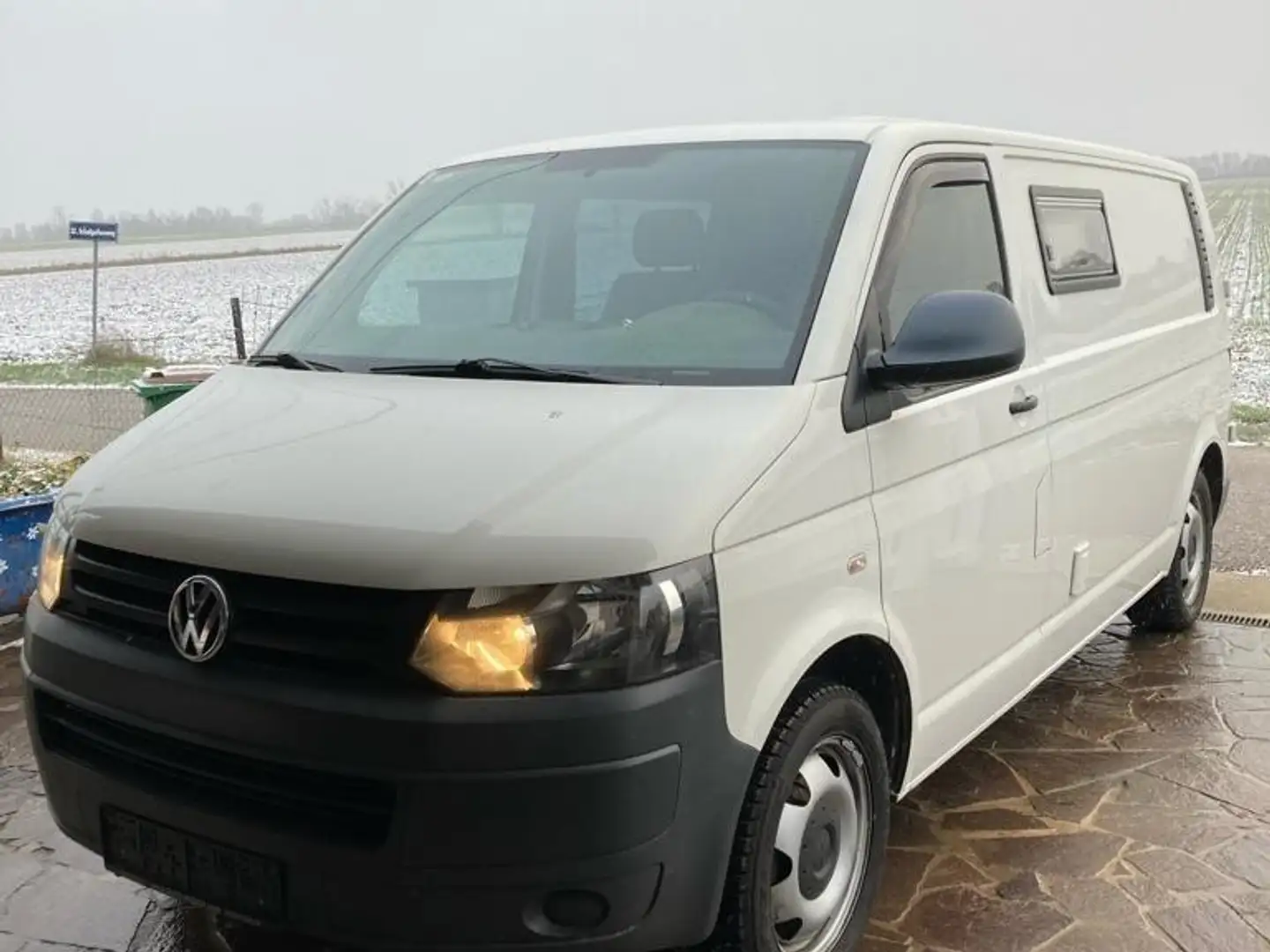 Volkswagen T5 Transporter 2.0 tdi Weiß - 1