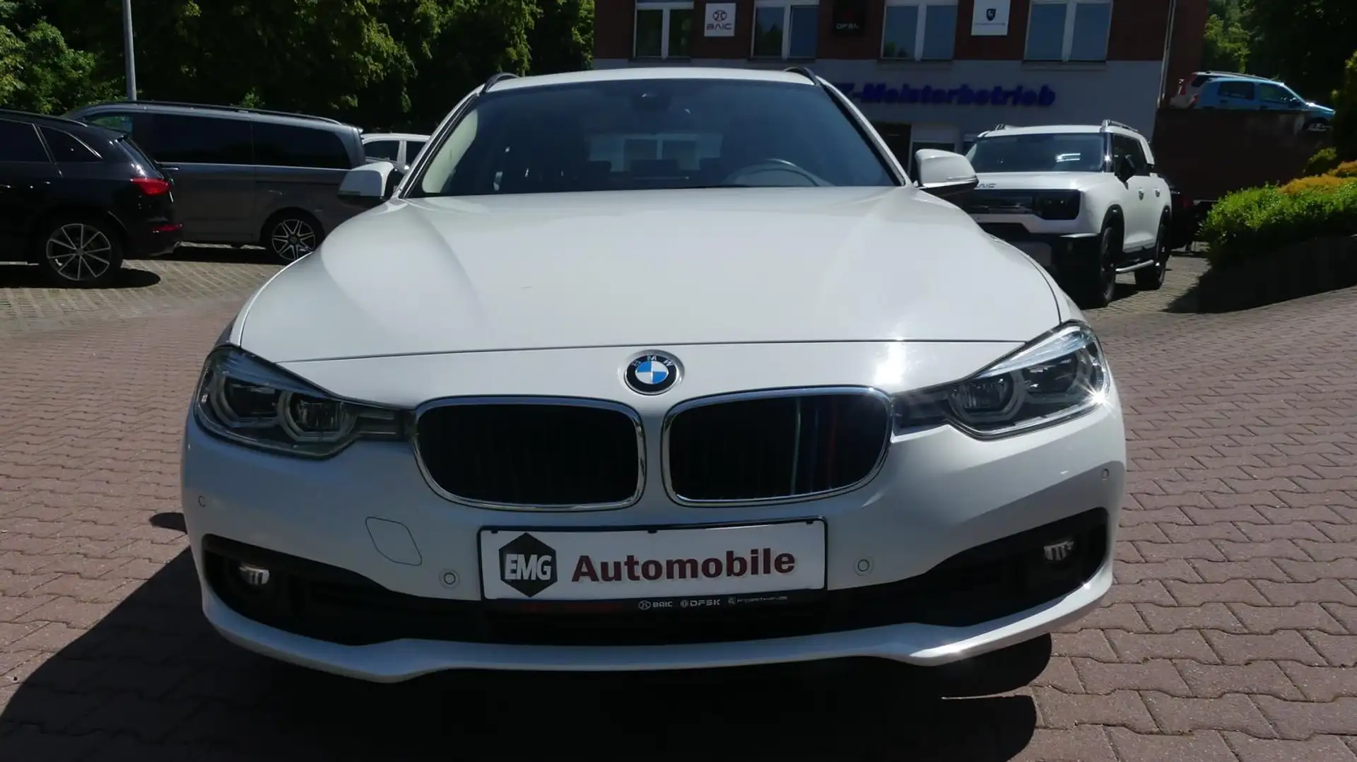 BMW 320 d touring*xDrive*Pano*SHZ*LED*Navi* Weiß - 2