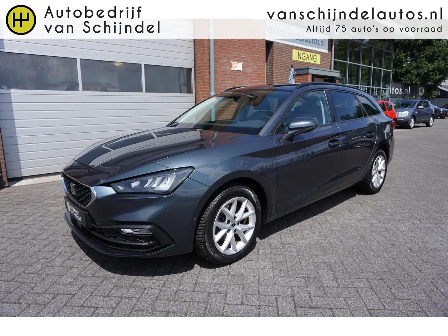 SEAT Leon Sportstourer 1.5 TSI Style Business Intense VIRTUA Grijs - 1