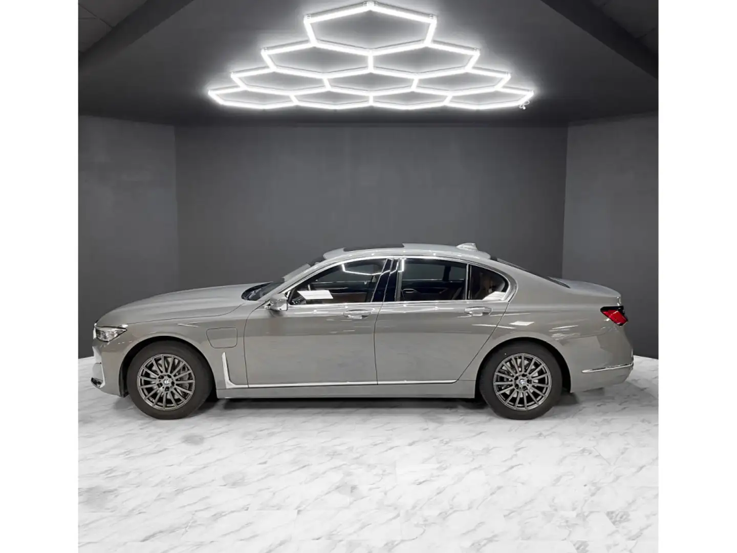 BMW 745 745e / MASSAGE / CAM 360 / SOFT CLOSE / REAR EXPER Gris - 2