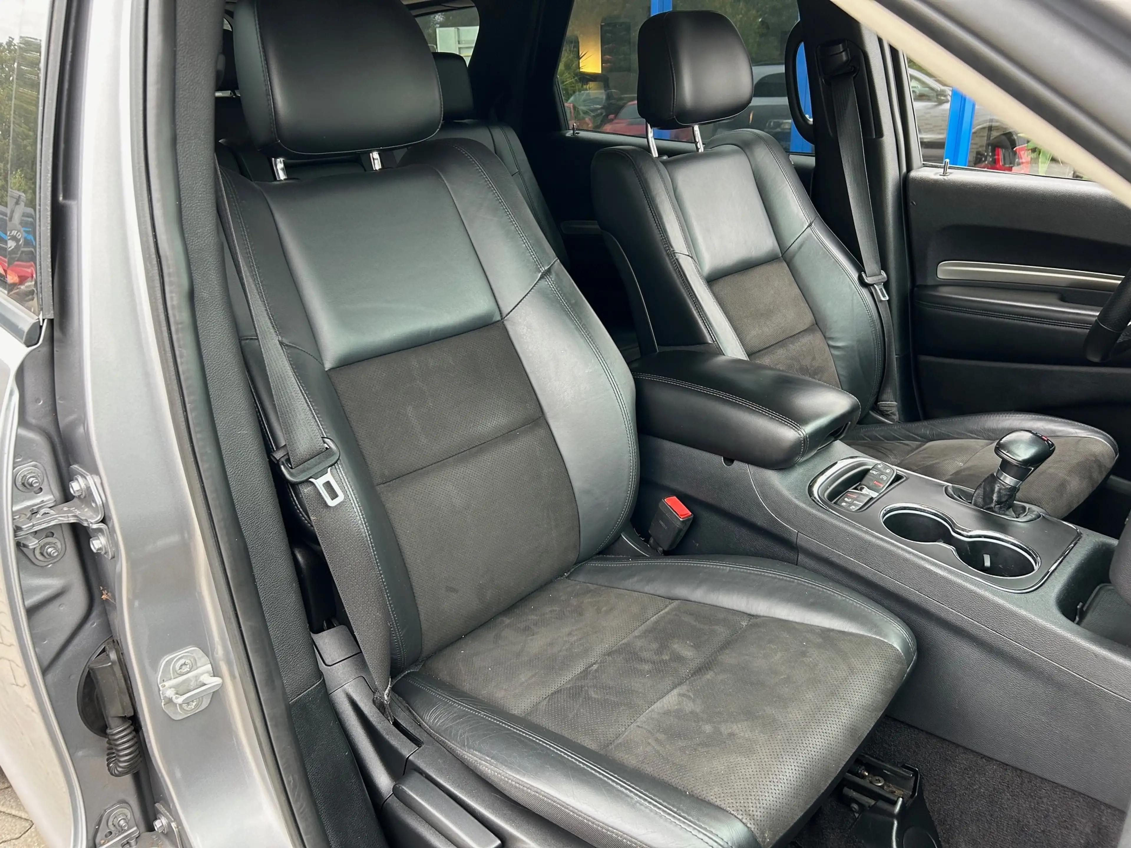 Dodge Durango SXT 3.6L V6 Leder Alu Sitzheizung Blind spot — photo 9