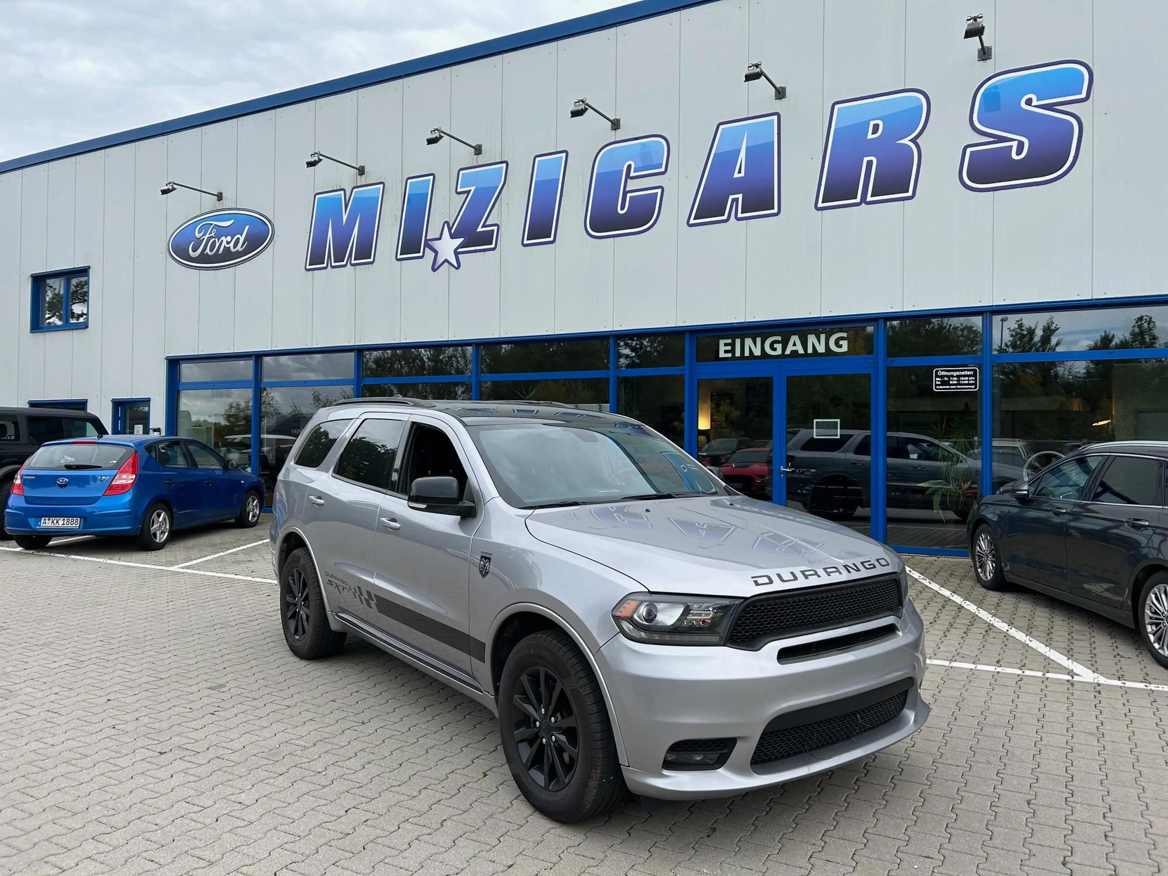 Dodge Durango SXT 3.6L V6 Leder Alu Sitzheizung Blind spot — photo 3