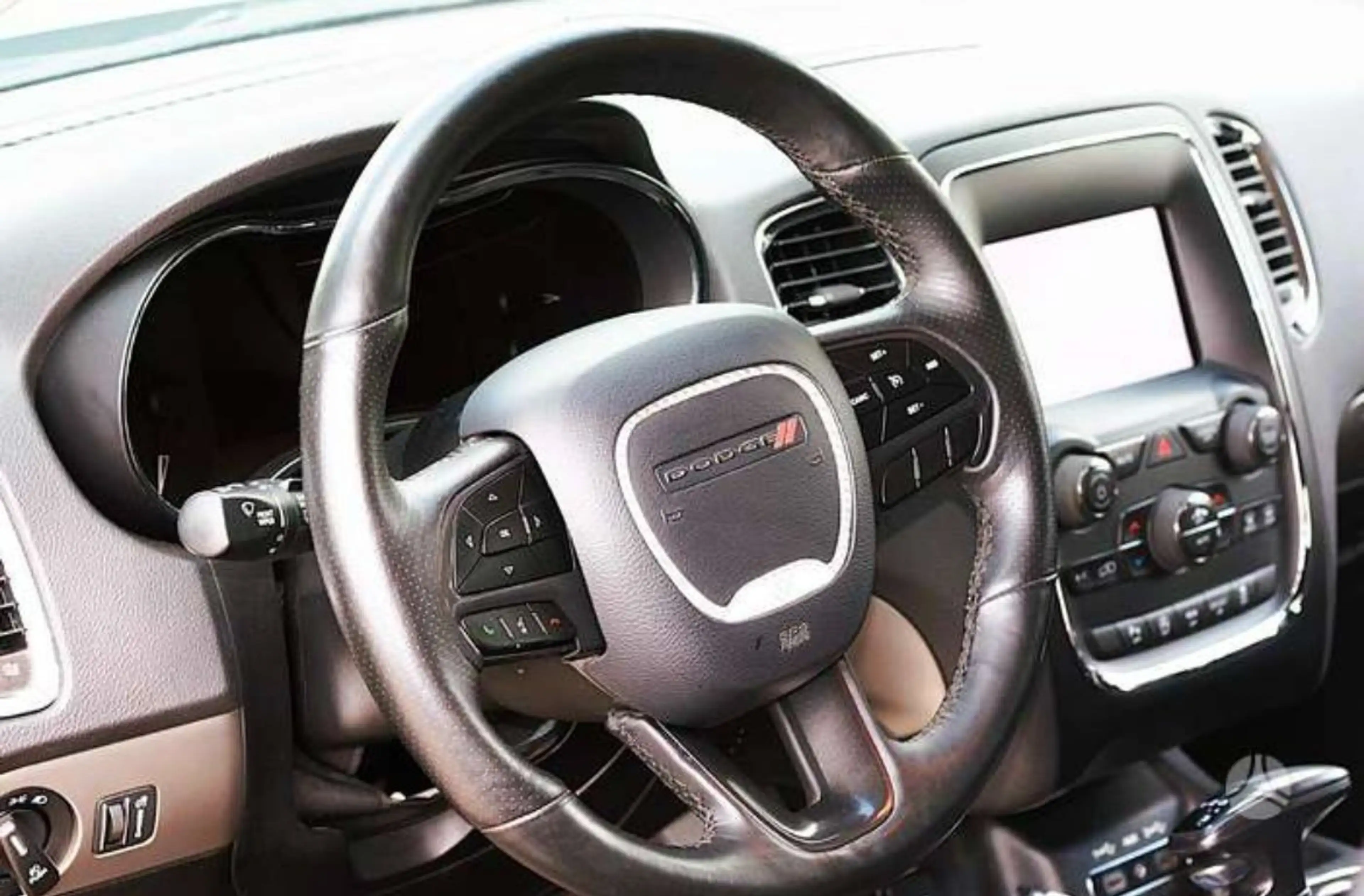 Dodge Durango SXT 3.6L V6 Leder Alu Sitzheizung Blind spot — photo 14