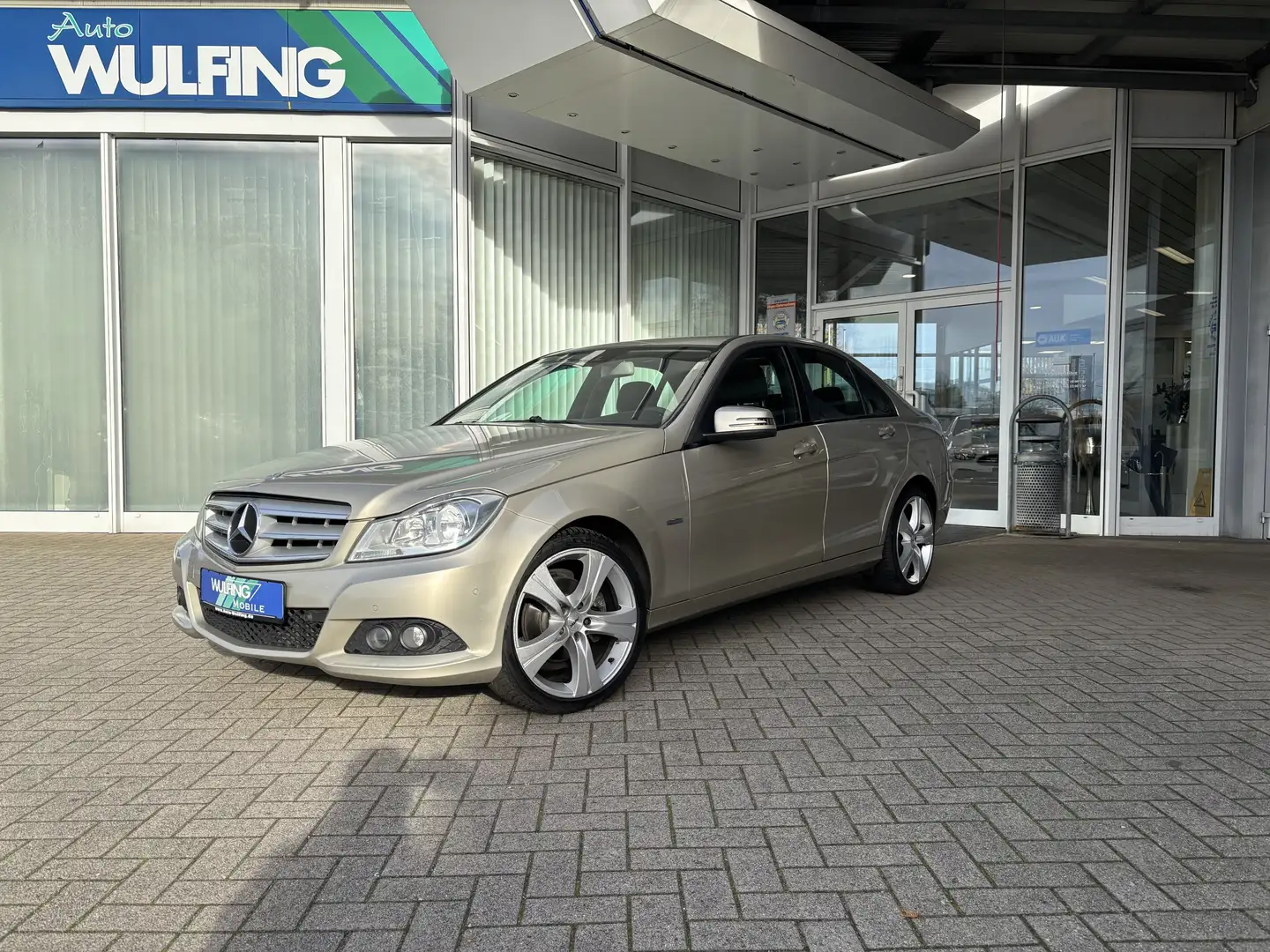 Mercedes-Benz 200 CDI BlueEfficiency (204.001) - 1