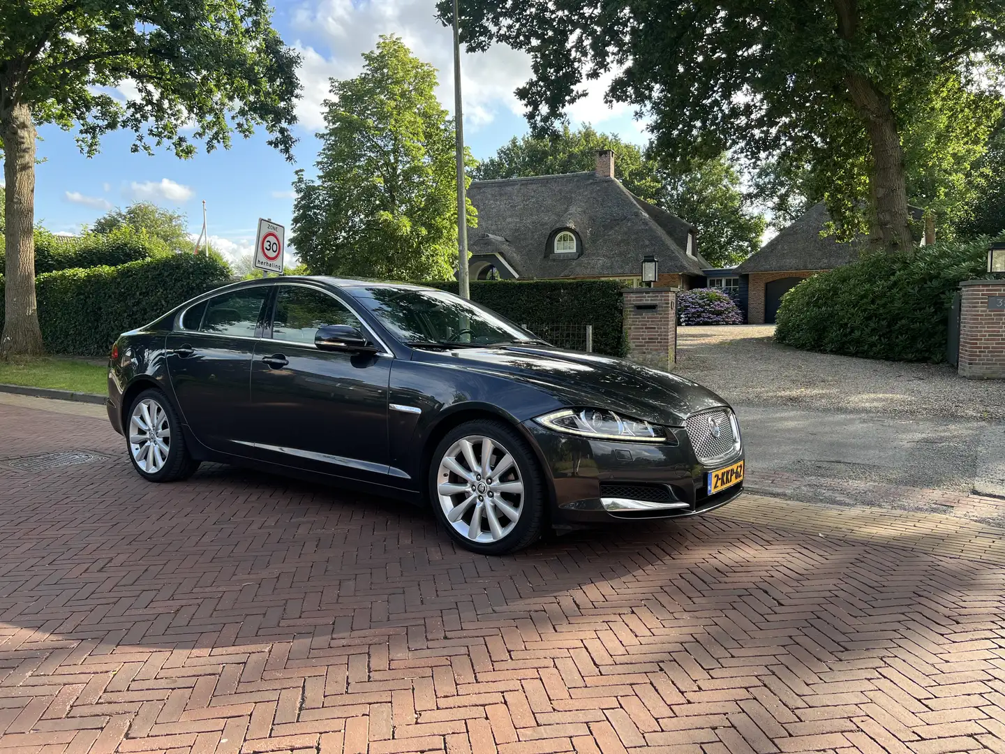 Jaguar XF 2.0 Prem. Bns Edition - Nwe Apk Grijs - 2
