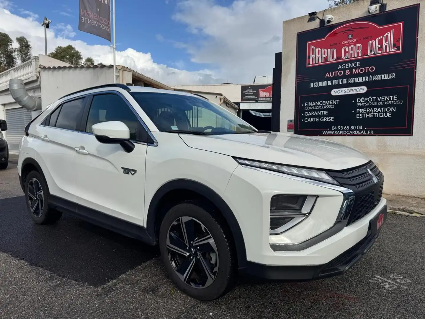 Mitsubishi Eclipse Cross Eclipse Cross 2.4 MIVEC Phev 4WD - 188 Invite PHASE 2 Blanc - 1