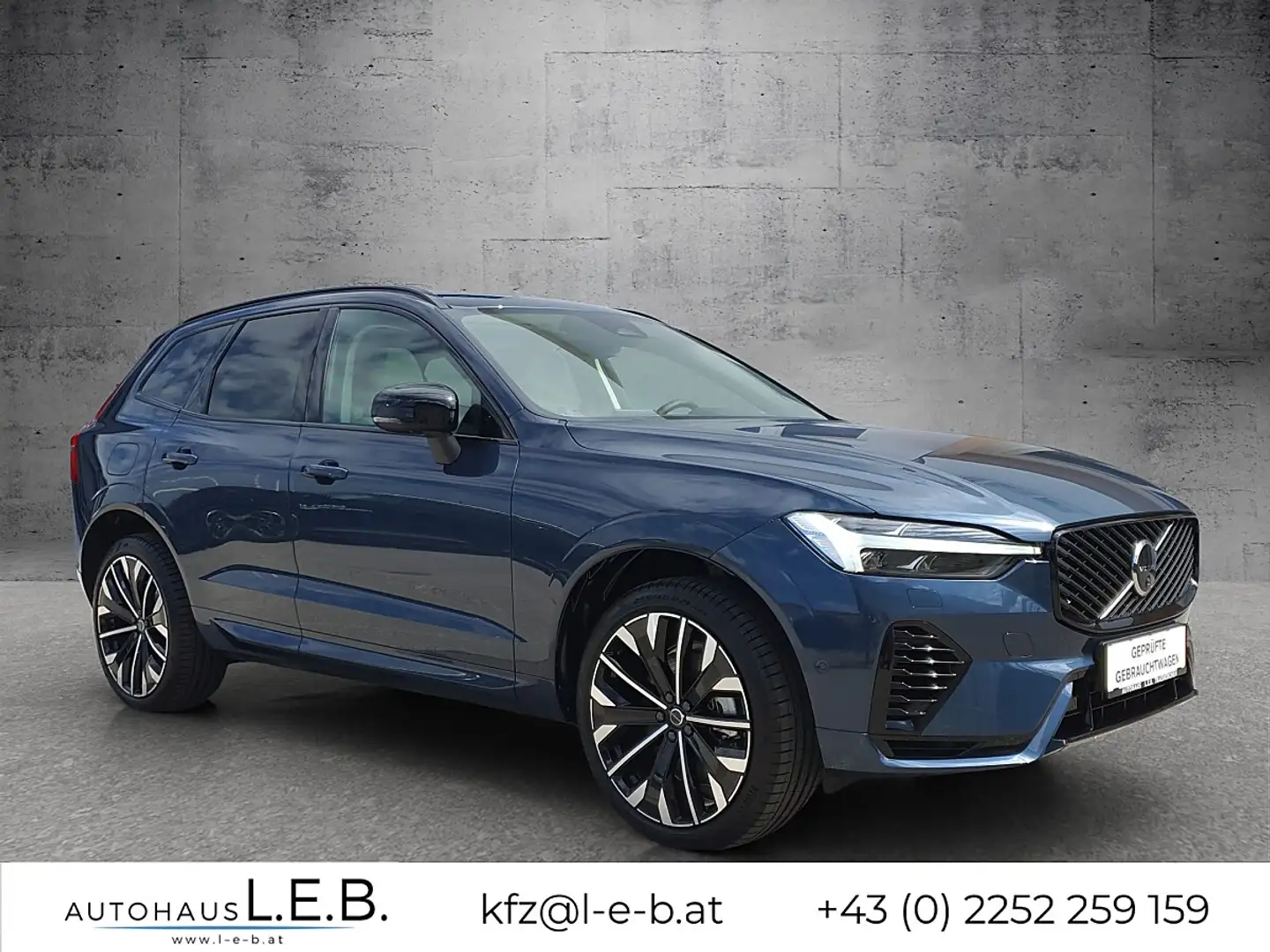 Volvo XC60 T6 AWD PHEV 18,8kWh Ultra Dark Aut. Blau - 2
