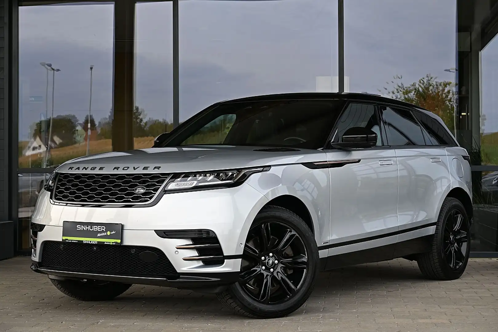 Land Rover Range Rover Velar P400e PHEV Allrad R-Dynamic Aut. ACC, Panorama,... Argent - 1