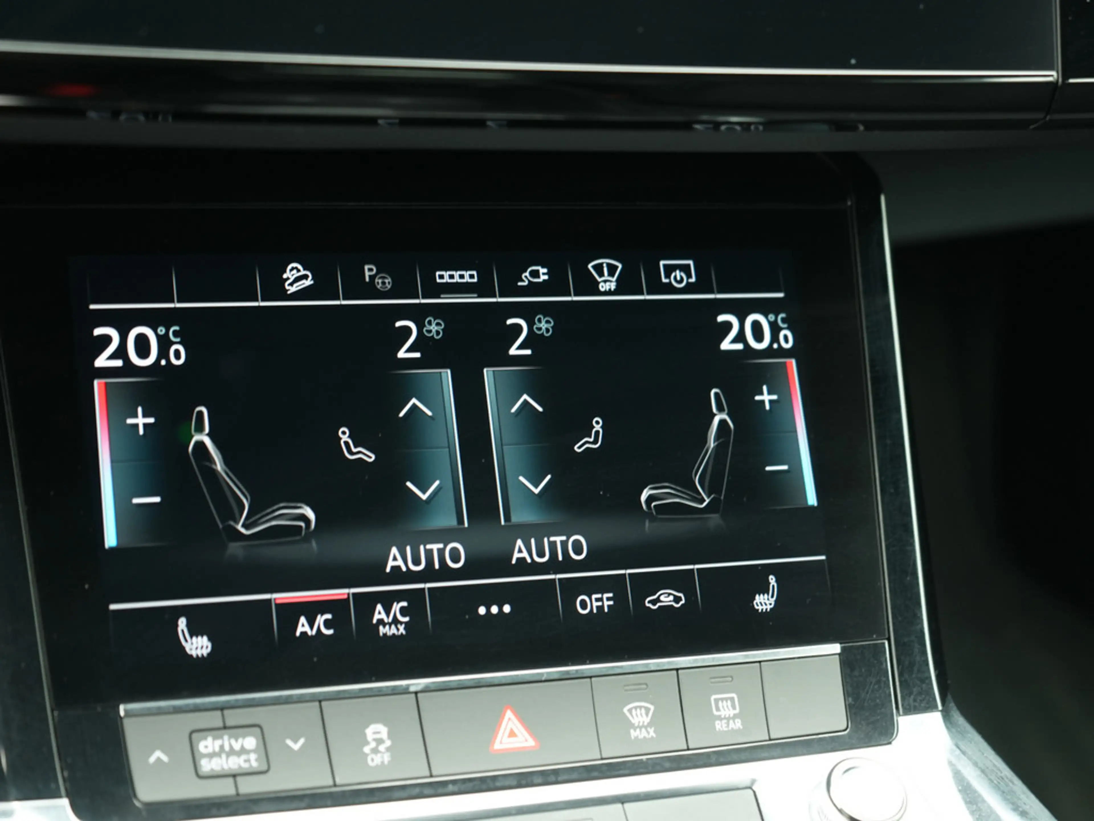 Audi Q8 e-tron S line KAM 360° LEDER HUD NAVI VIRT — photo 14