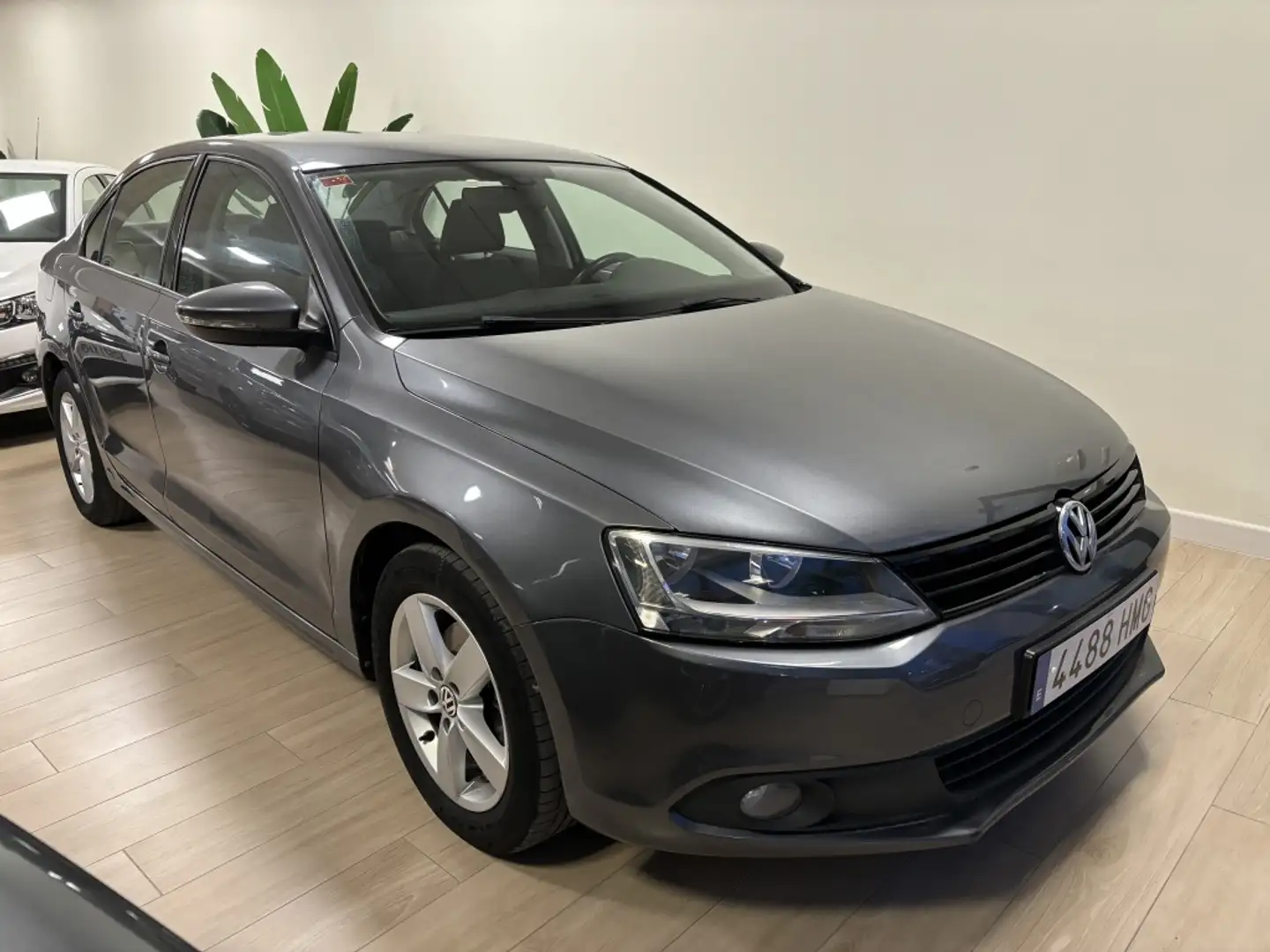 Volkswagen Jetta 1.6TDI BMT Advance Gris - 1