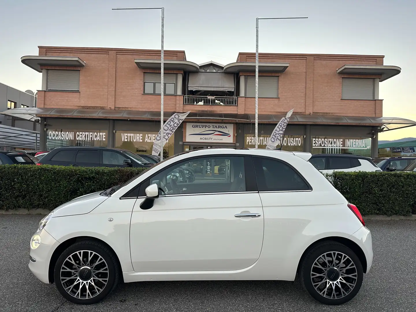Fiat 500 500 III 2015 1.0 hybrid Dolcevita 70cv Weiß - 1